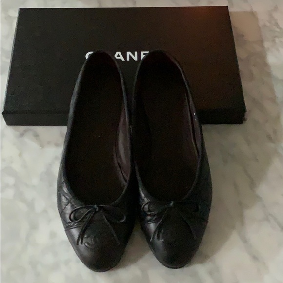 Authentic Chanel Quilted Flats in size 36.5 - Picture 2 of 7